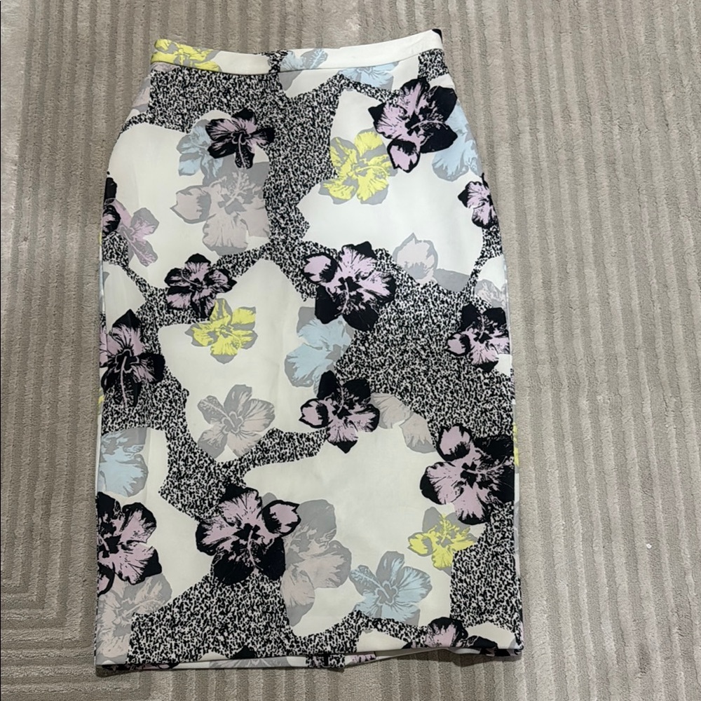 Floral Print Women's Skirt from Barlll size small!